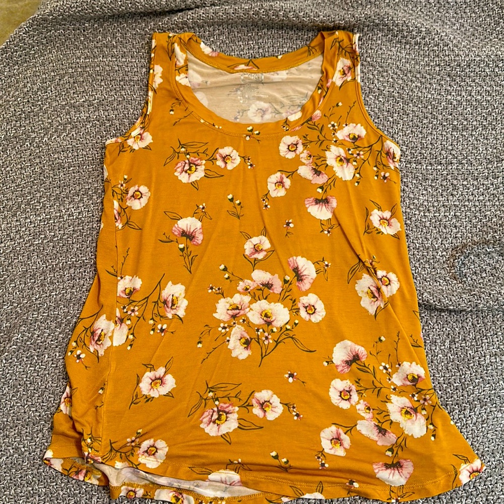 Tank top perfect for summer!